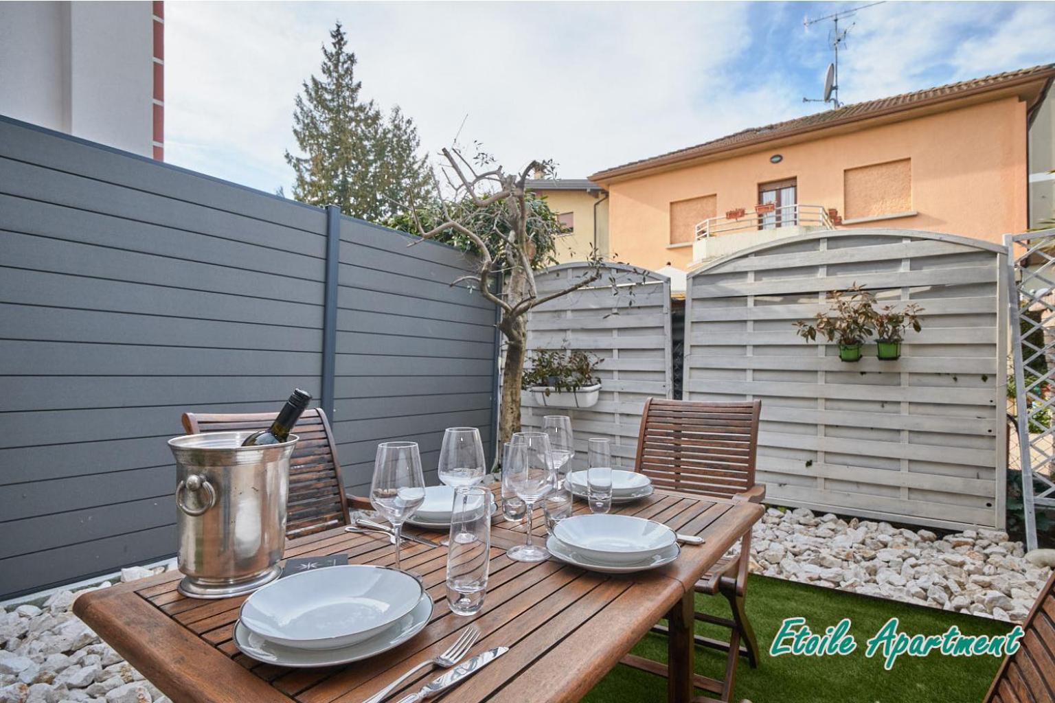 Casa Monique Apartments Desenzano del Garda Eksteriør billede