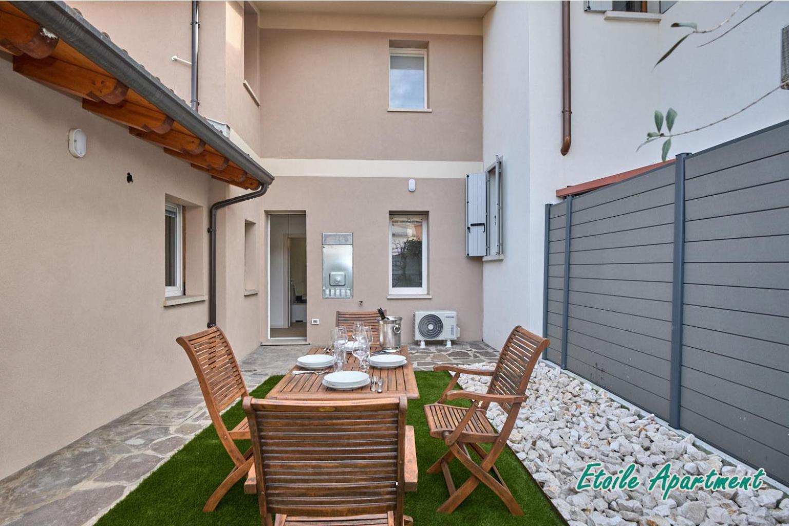 Casa Monique Apartments Desenzano del Garda Eksteriør billede